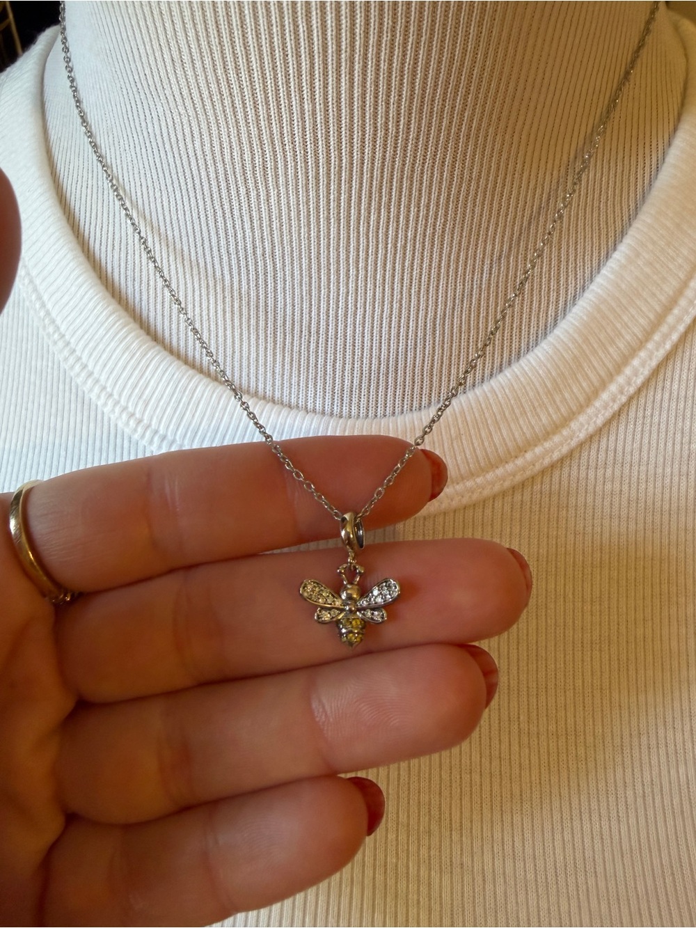 Sparkling 925 Bee Pendant on a 925 Necklace in Silver